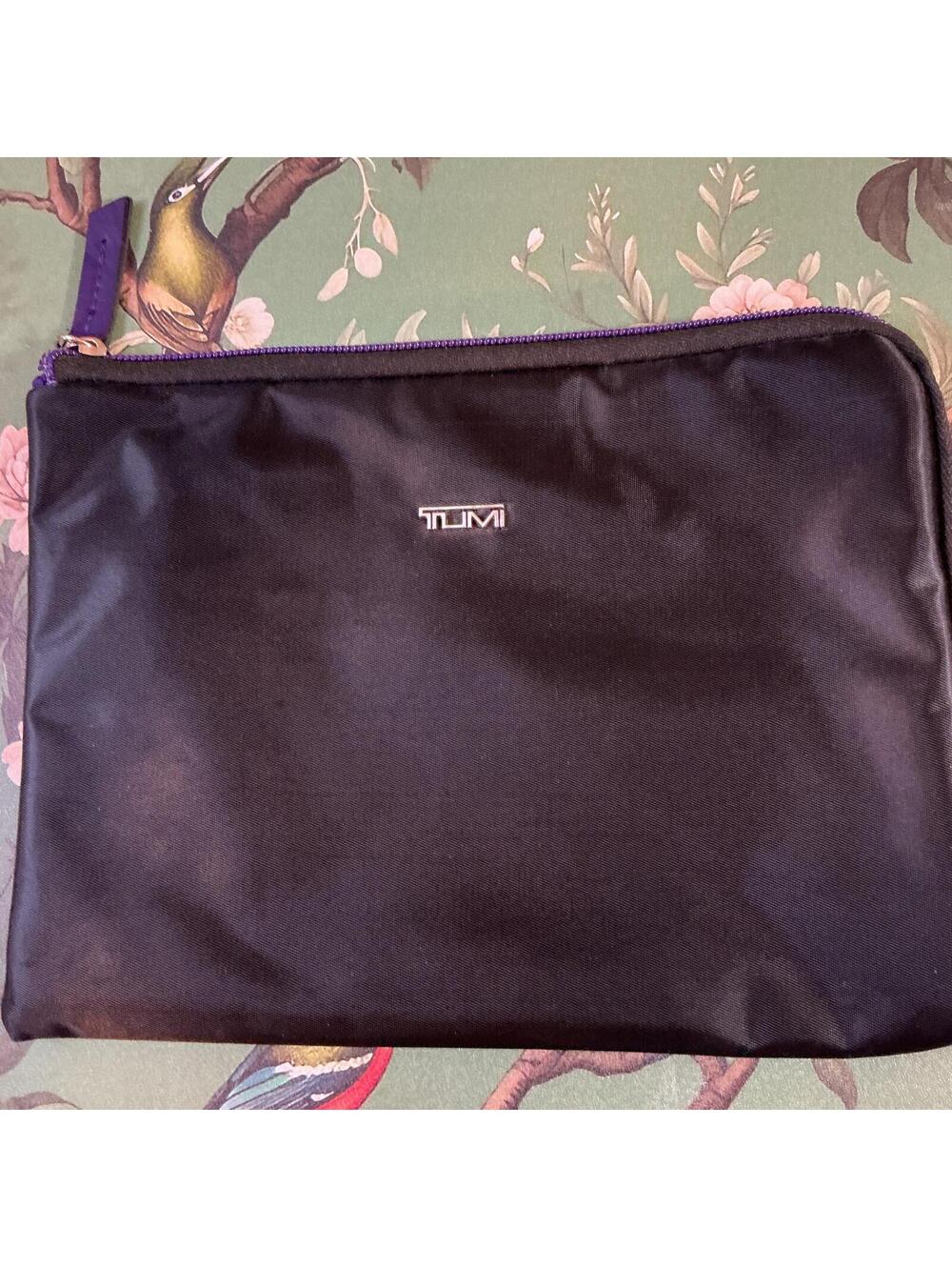 Tumi for Delta  6” x 8” Black Cosmetic makeup travel bag